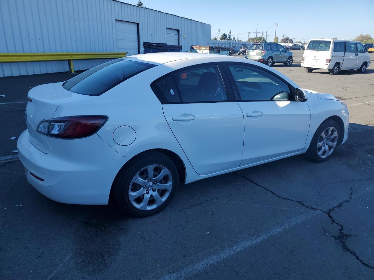 2013 Mazda 3 I - Фото 3
