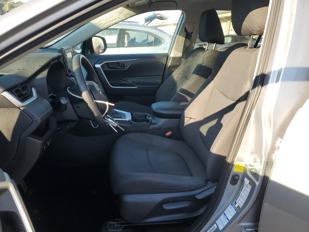 2021 Toyota Rav4 Le - Фото 7