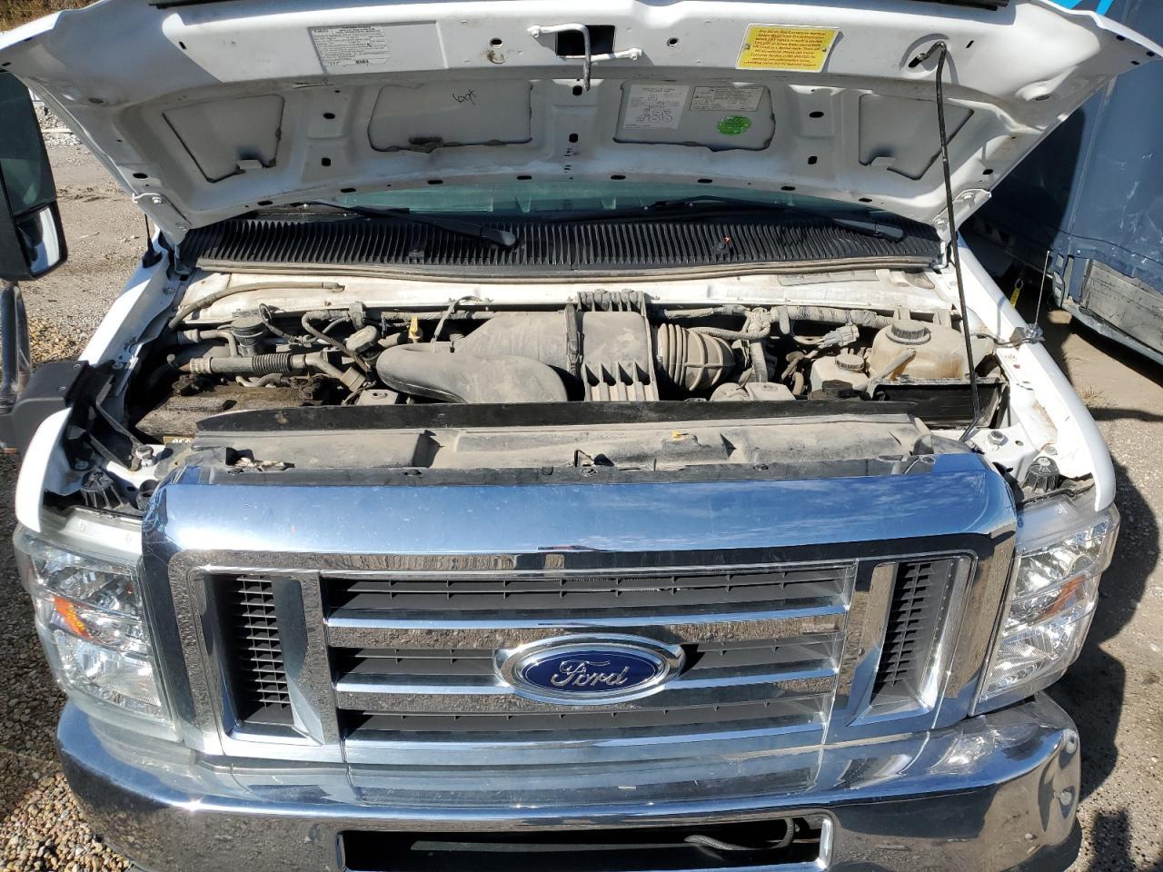 2017 Ford Econoline E450 Super Duty Cutaway Van - Фото 7