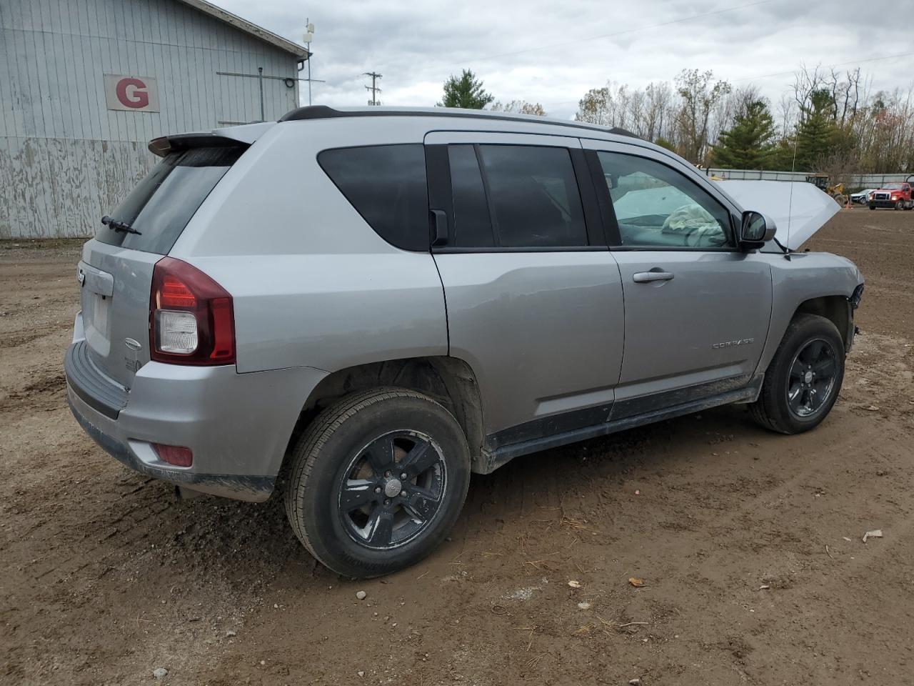 2016 Jeep Compass Latitude - Image 3