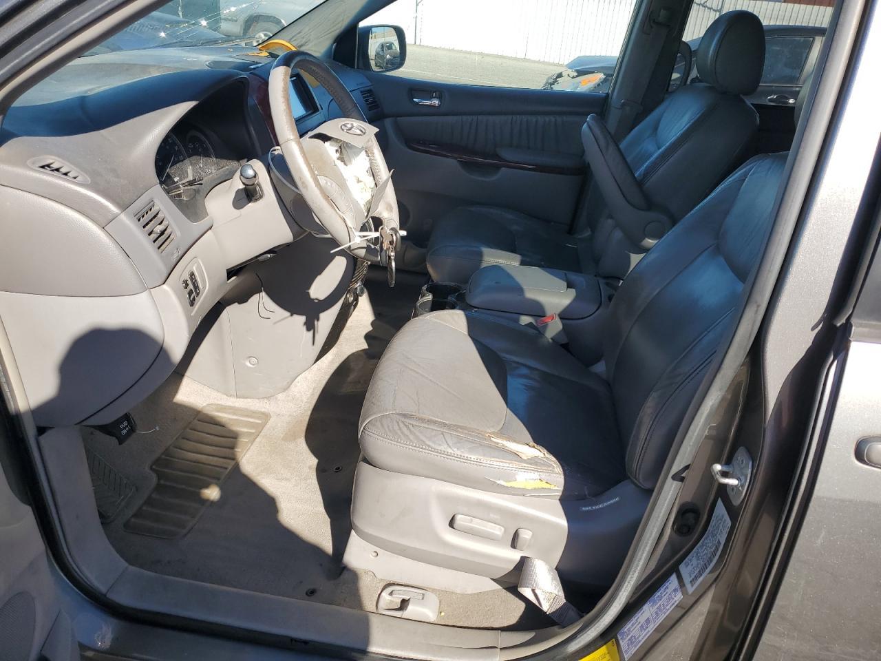 2004 Toyota Sienna Xle - Image 7