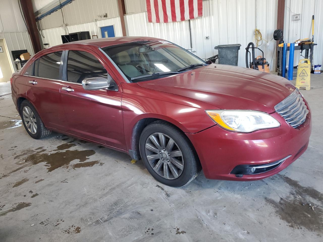 2013 Chrysler 200 Limited - Image 4
