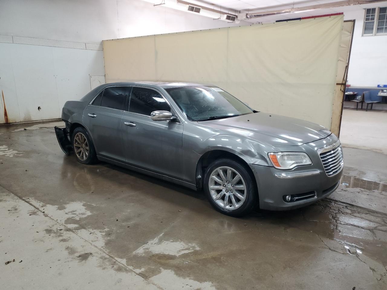2011 Chrysler 300 Limited - Фото 4