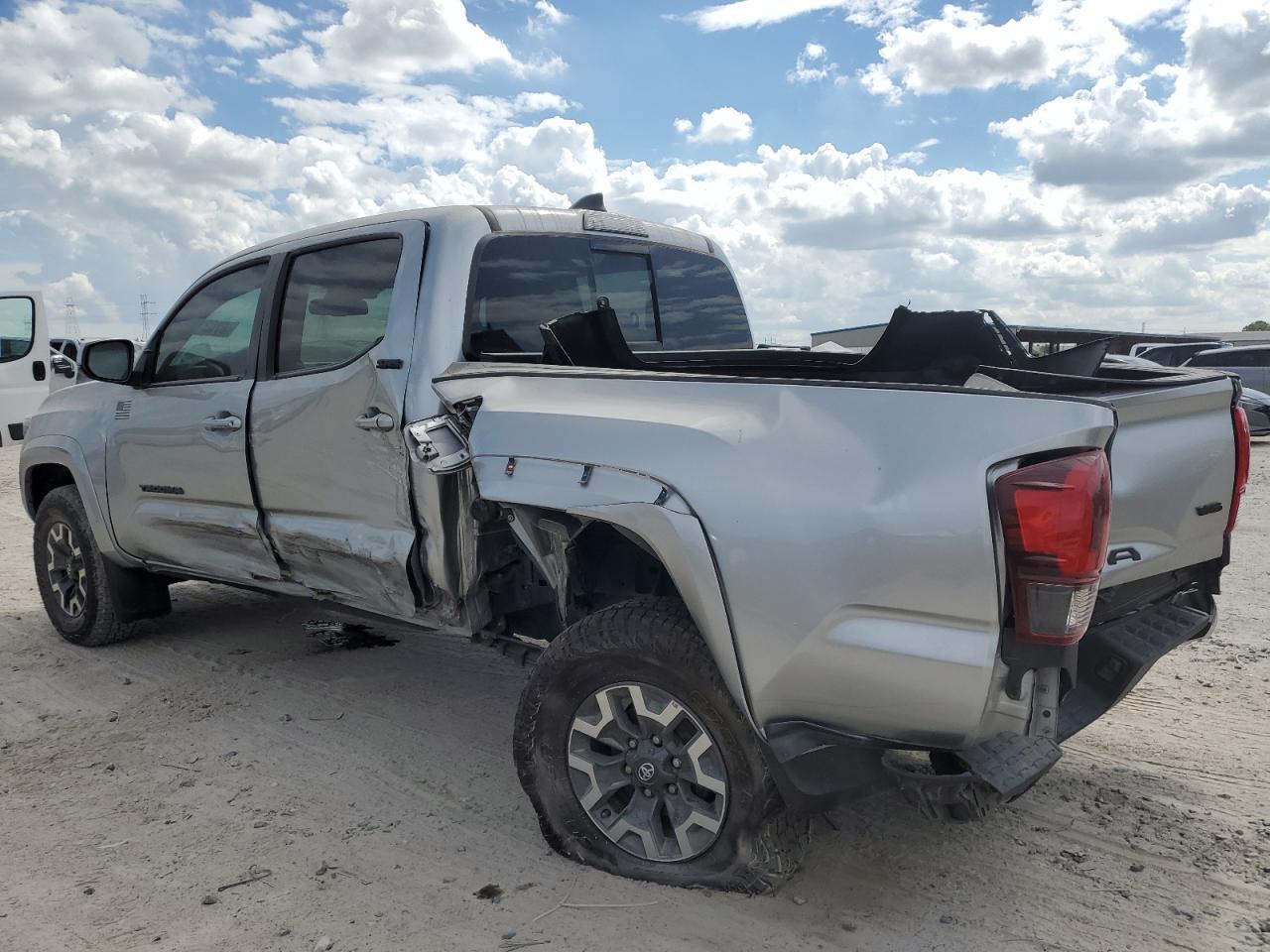 2022 Toyota Tacoma Double Cab - Фото 2