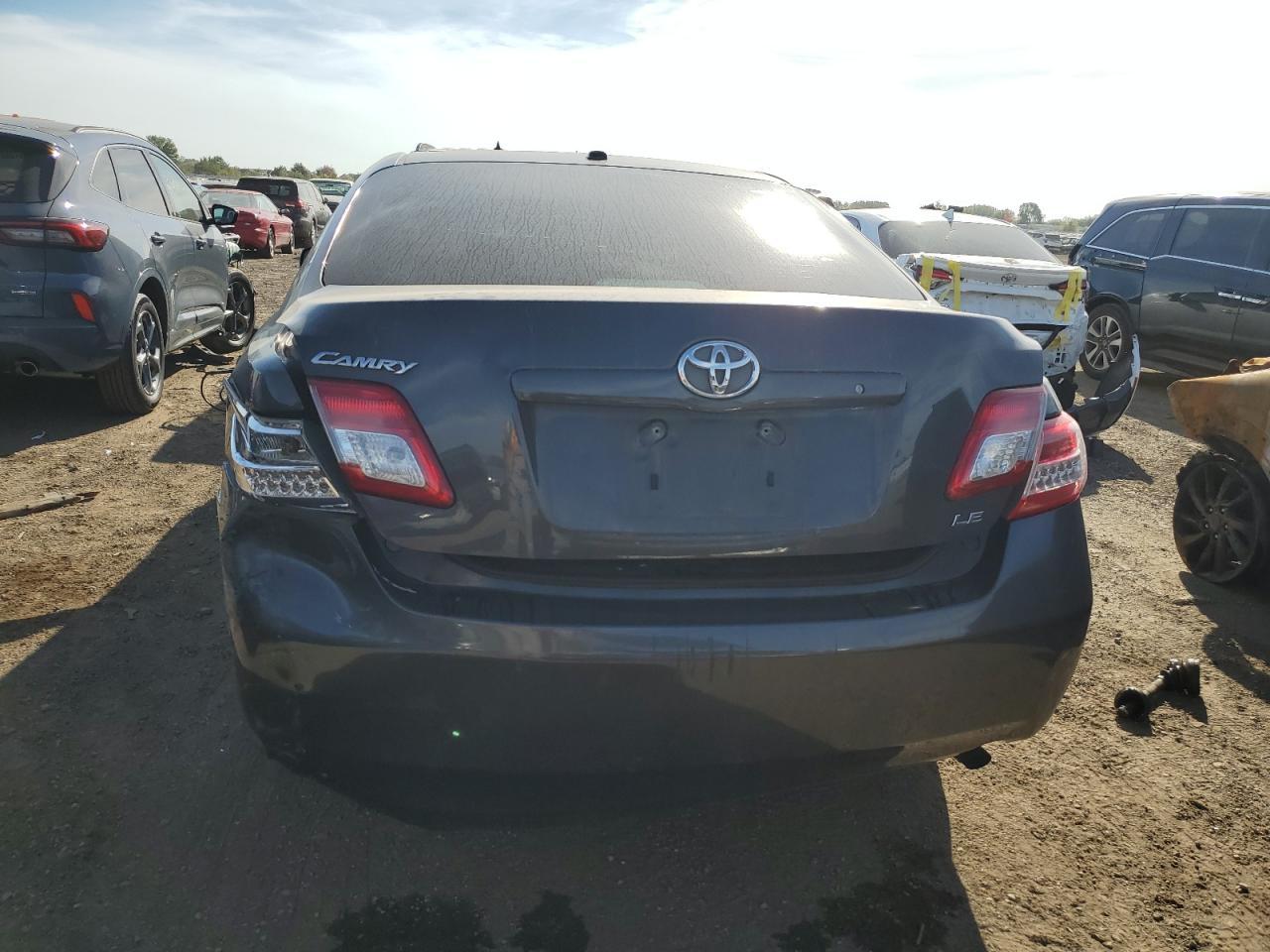 2011 Toyota Camry Base - Фото 6