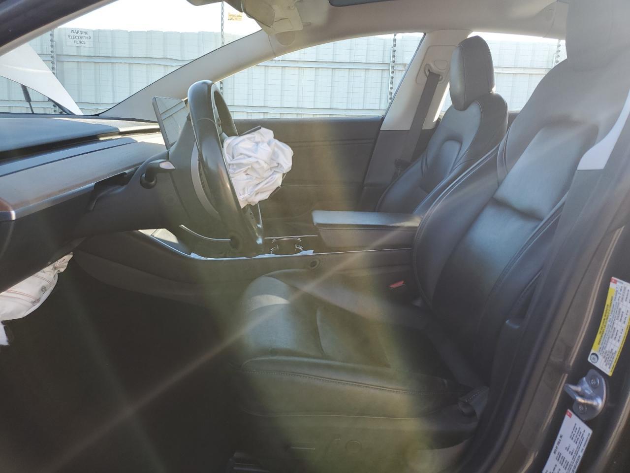 2018 Tesla Model 3 - Фото 7