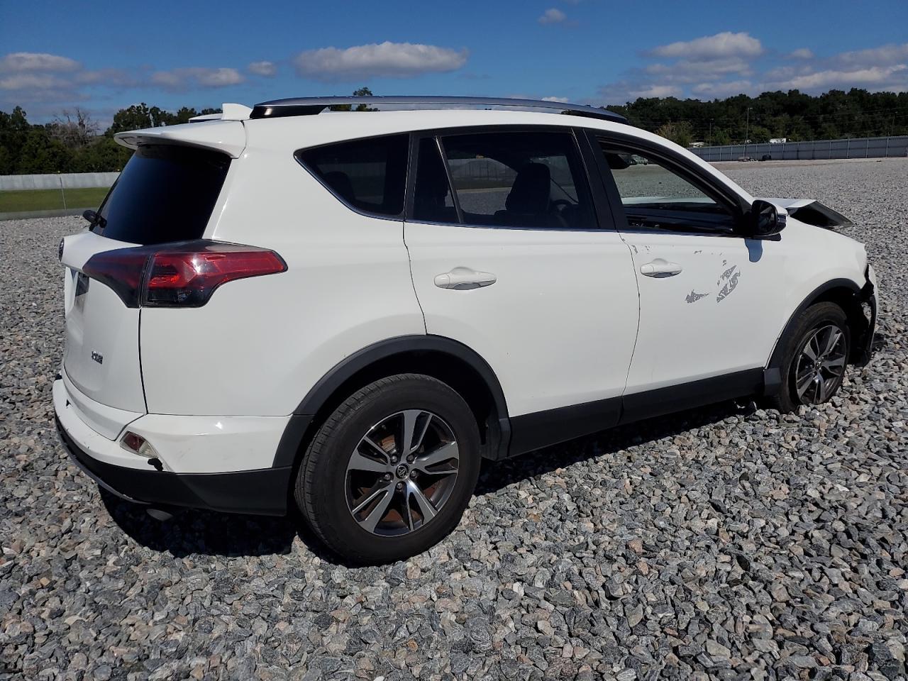 2018 Toyota Rav4 Adventure - Фото 3