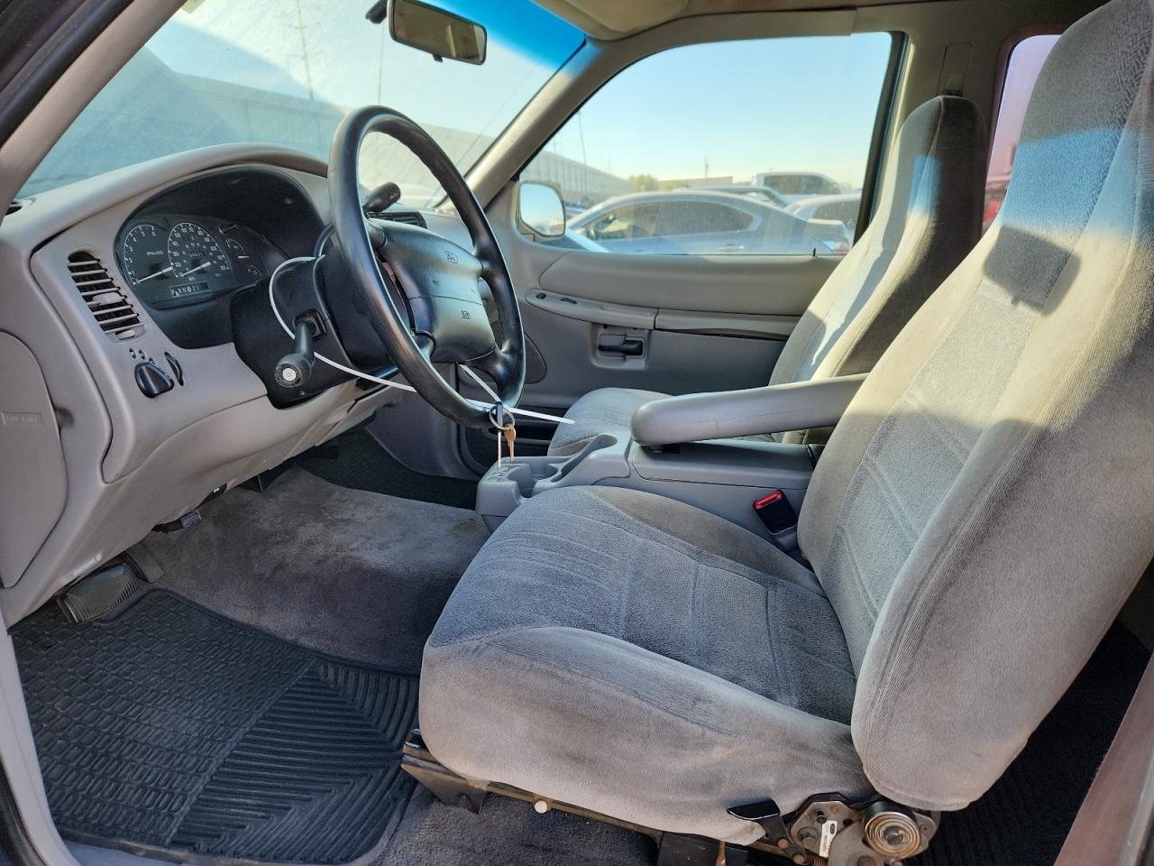 2000 Ford Explorer Sport - Фото 7