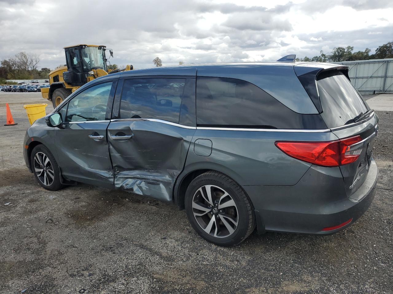 2018 Honda Odyssey - Image 2