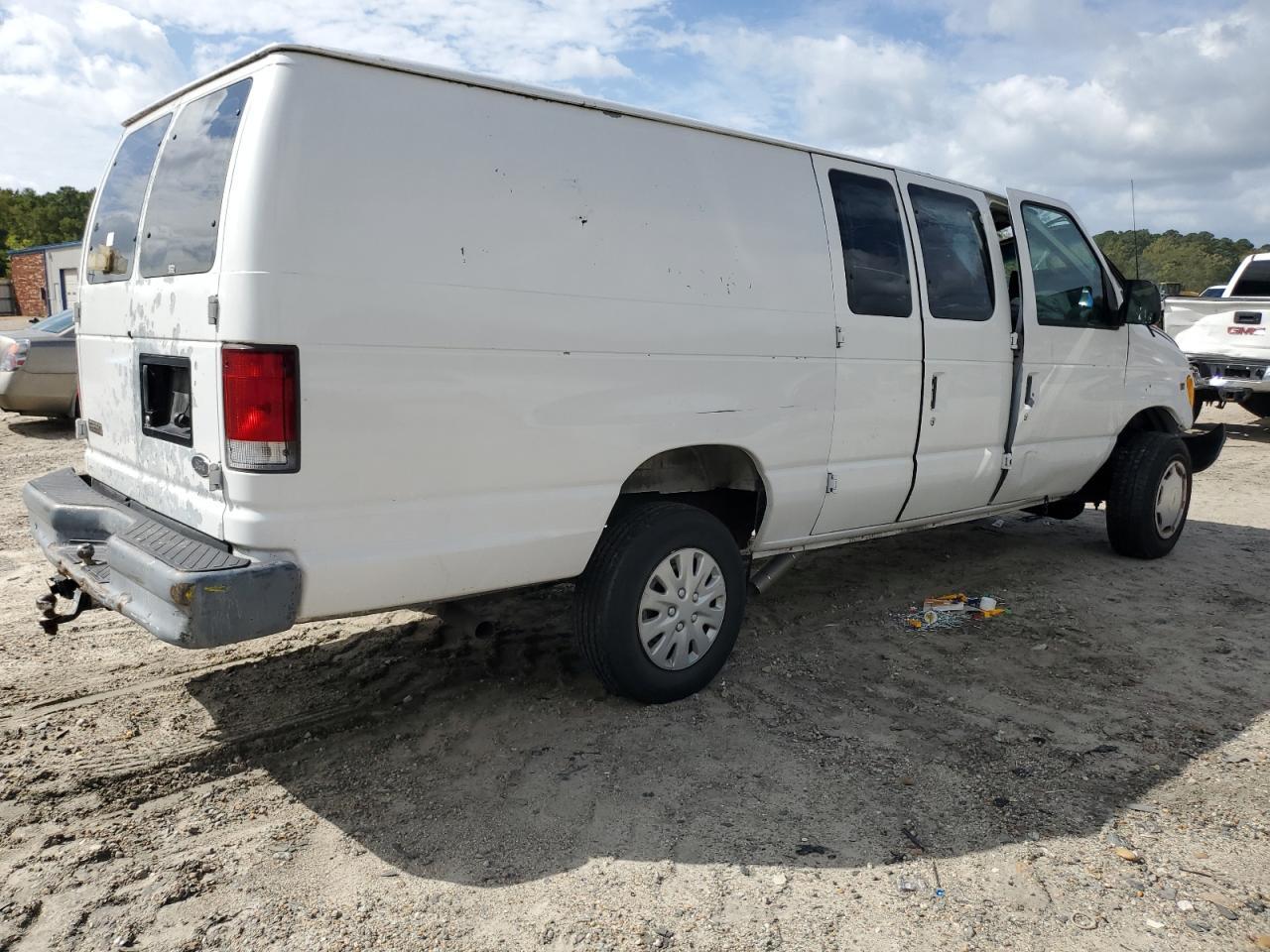 2001 Ford Econoline E250 Van - Фото 3