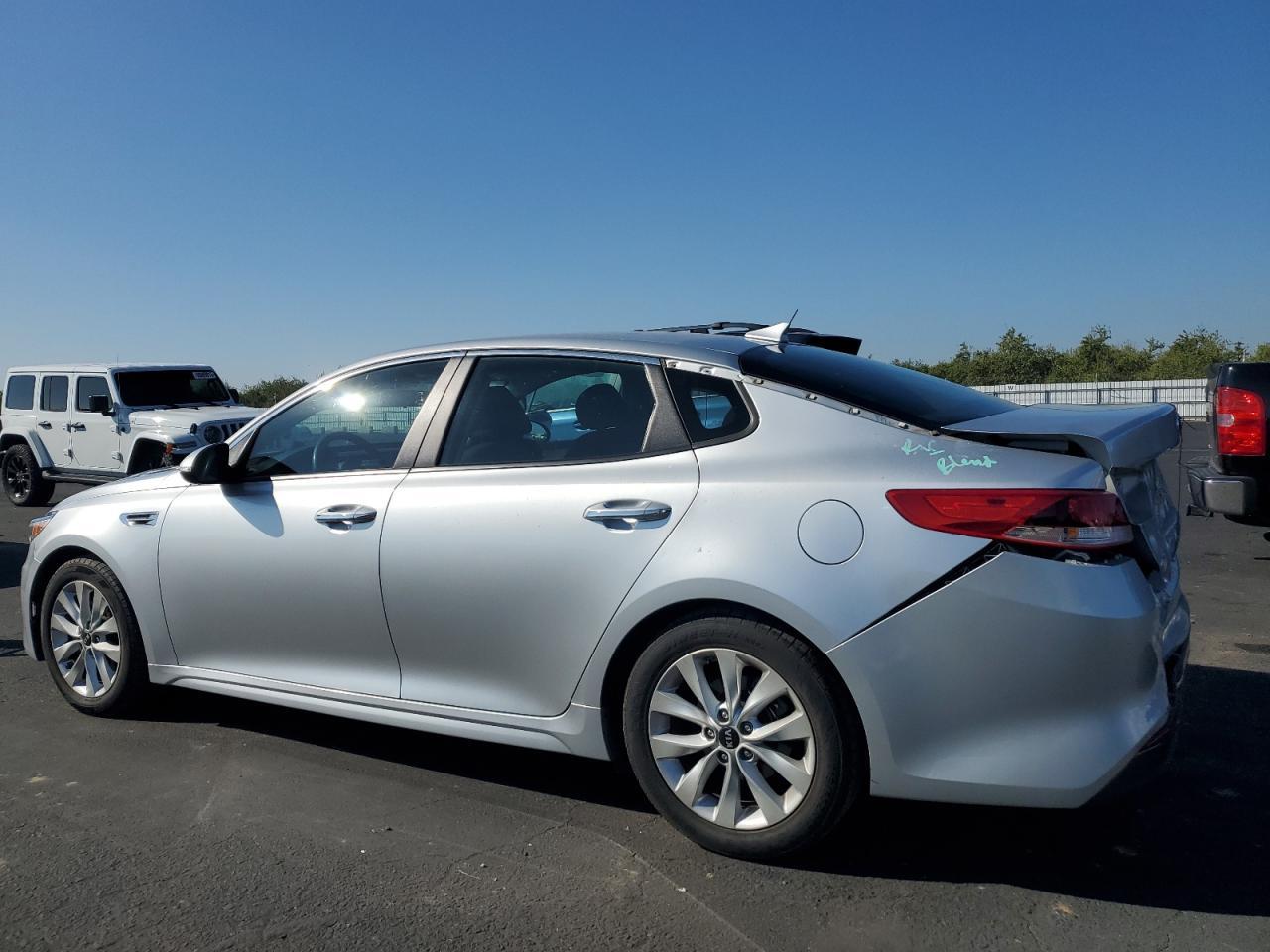2017 Kia Optima Lx - Фото 2