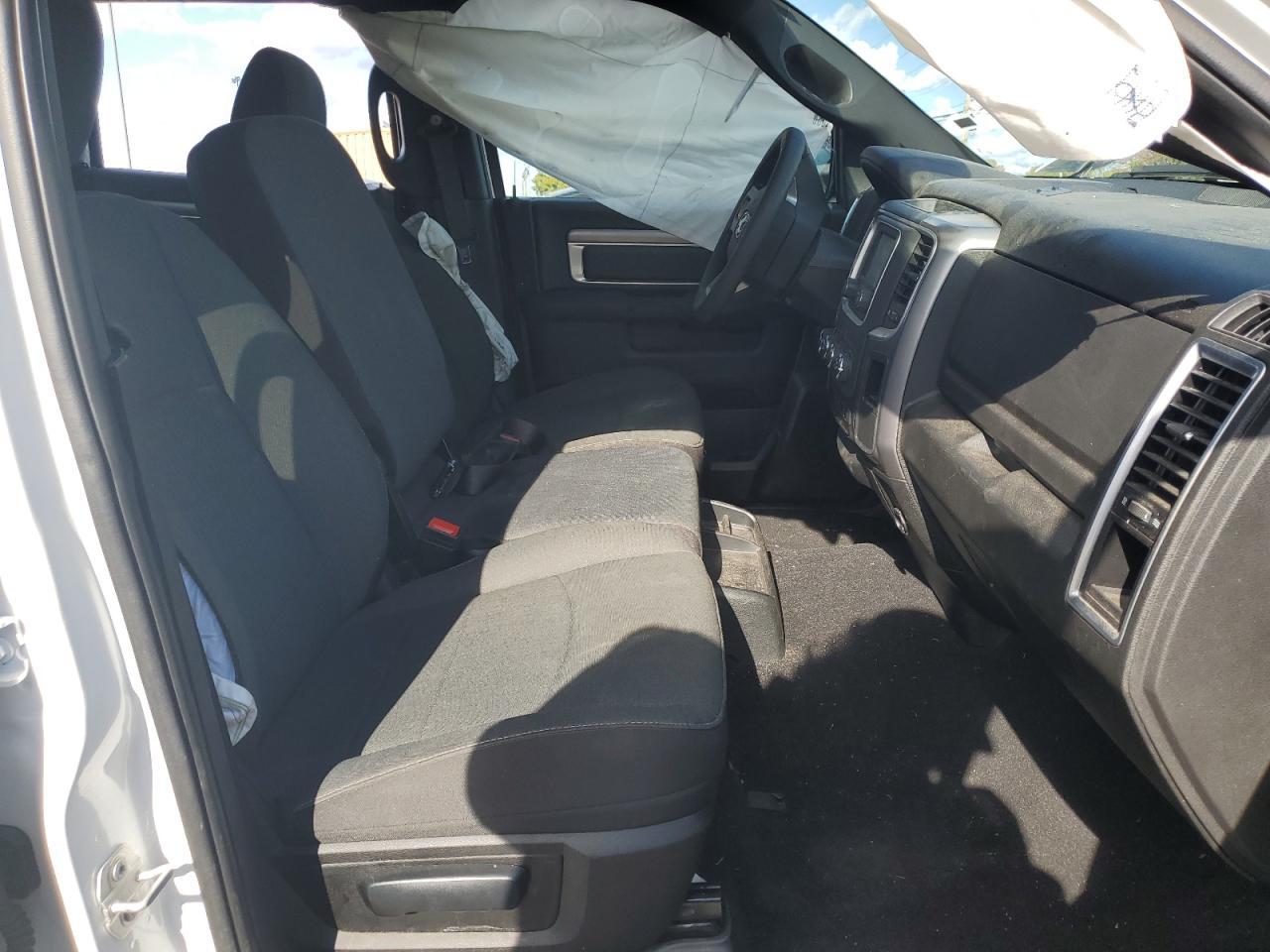 2024 Ram 1500 Classic Slt - Фото 7