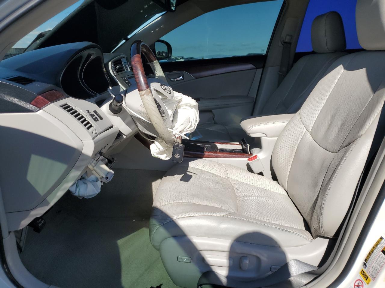 2012 Toyota Avalon Base - Image 7