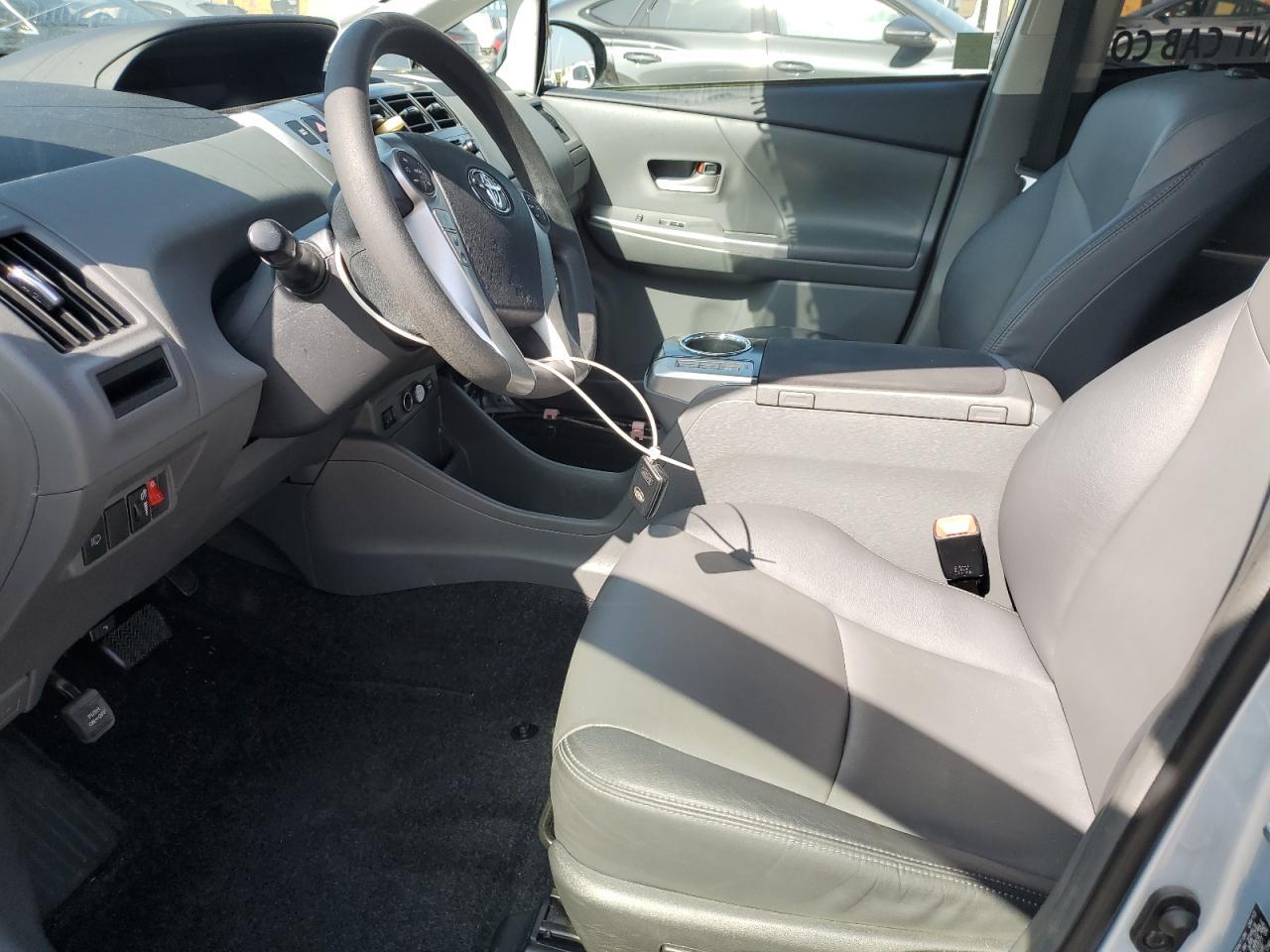 2012 Toyota Prius V - Фото 7