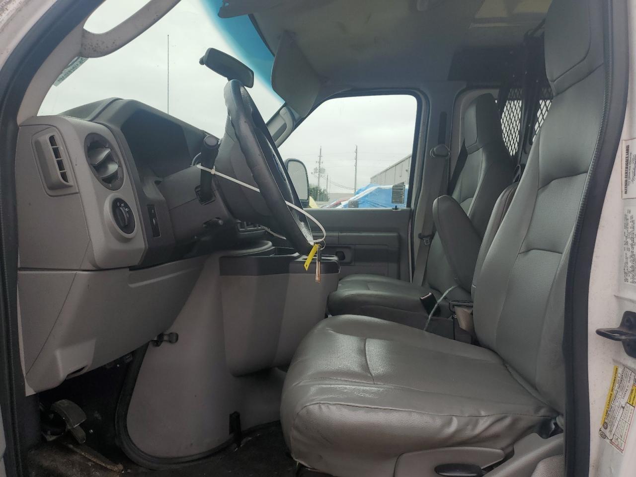 2012 Ford Econoline E350 Super Duty Van - Image 7
