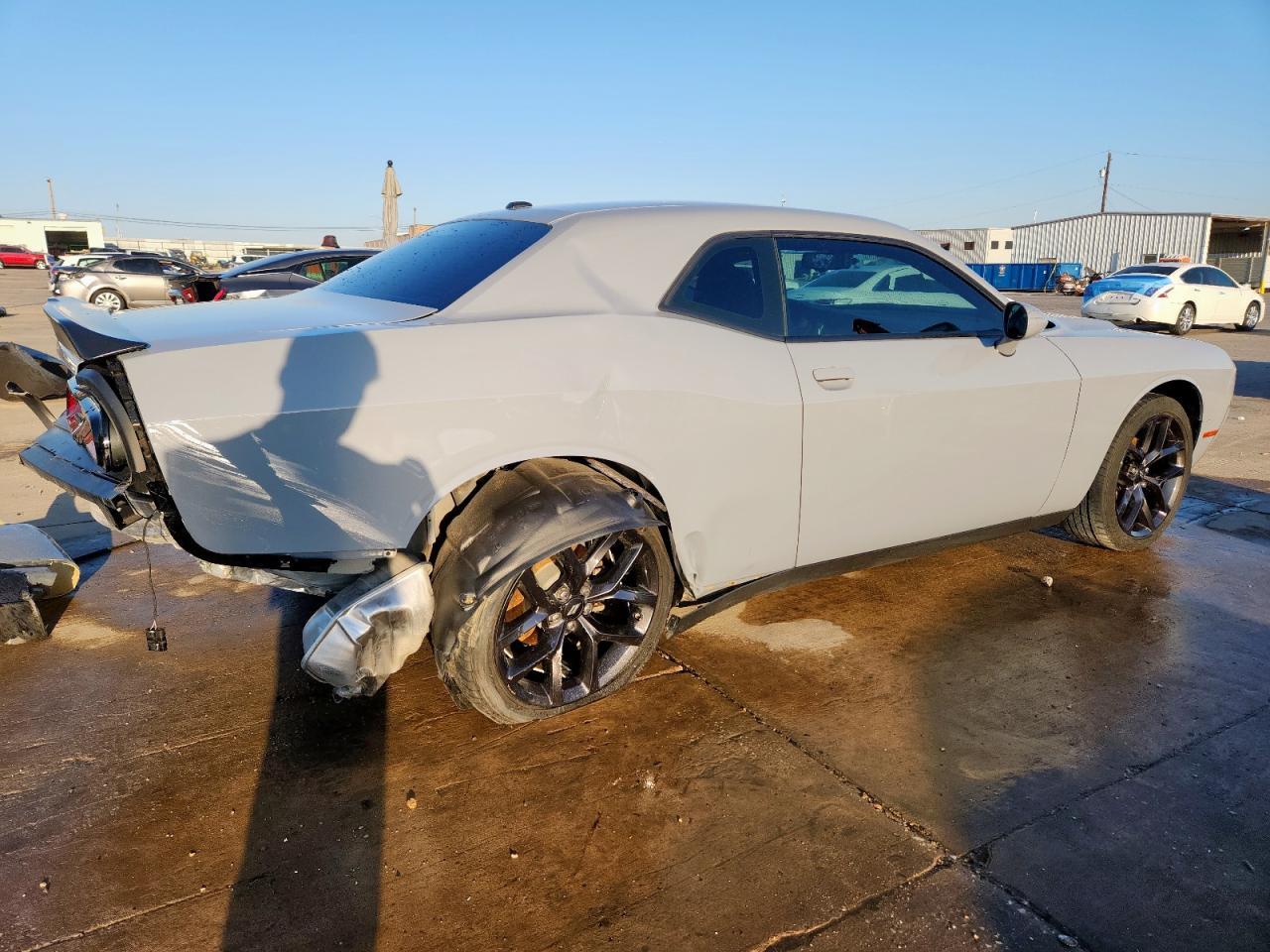 2022 Dodge Challenger Sxt - Фото 3
