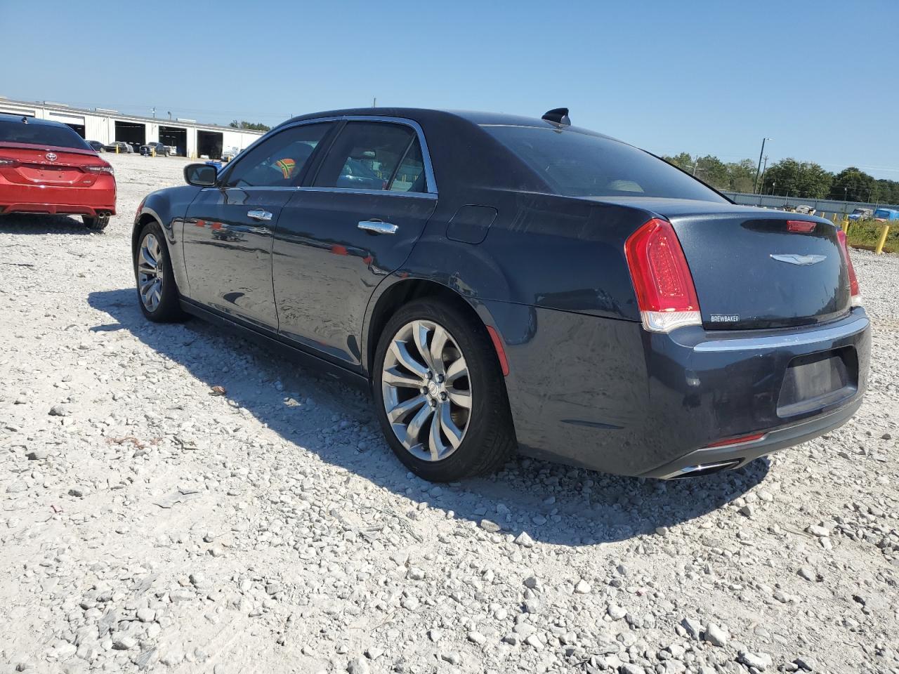 2018 Chrysler 300 Limited - Фото 2