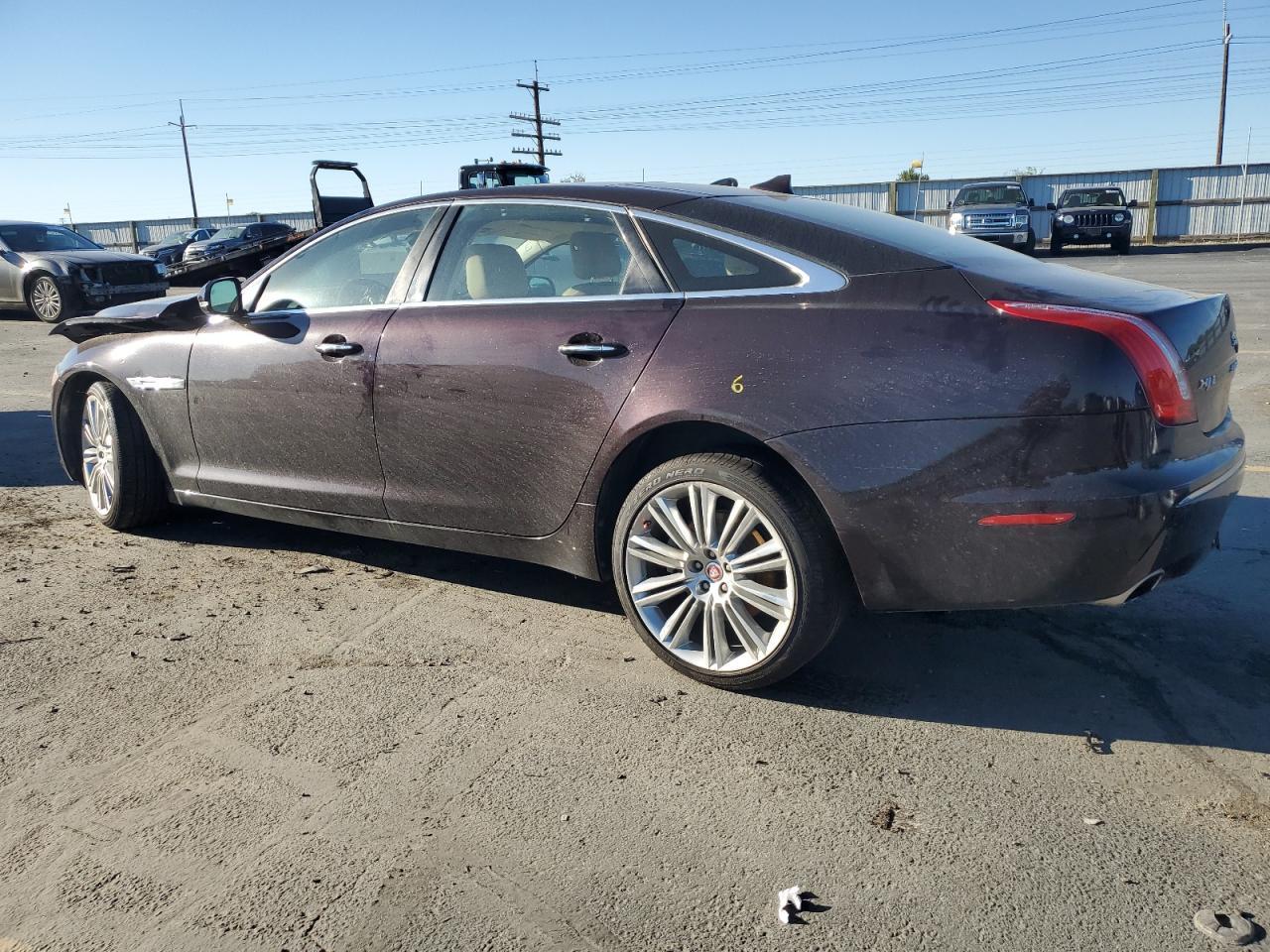 2015 Jaguar Xjl - Image 2