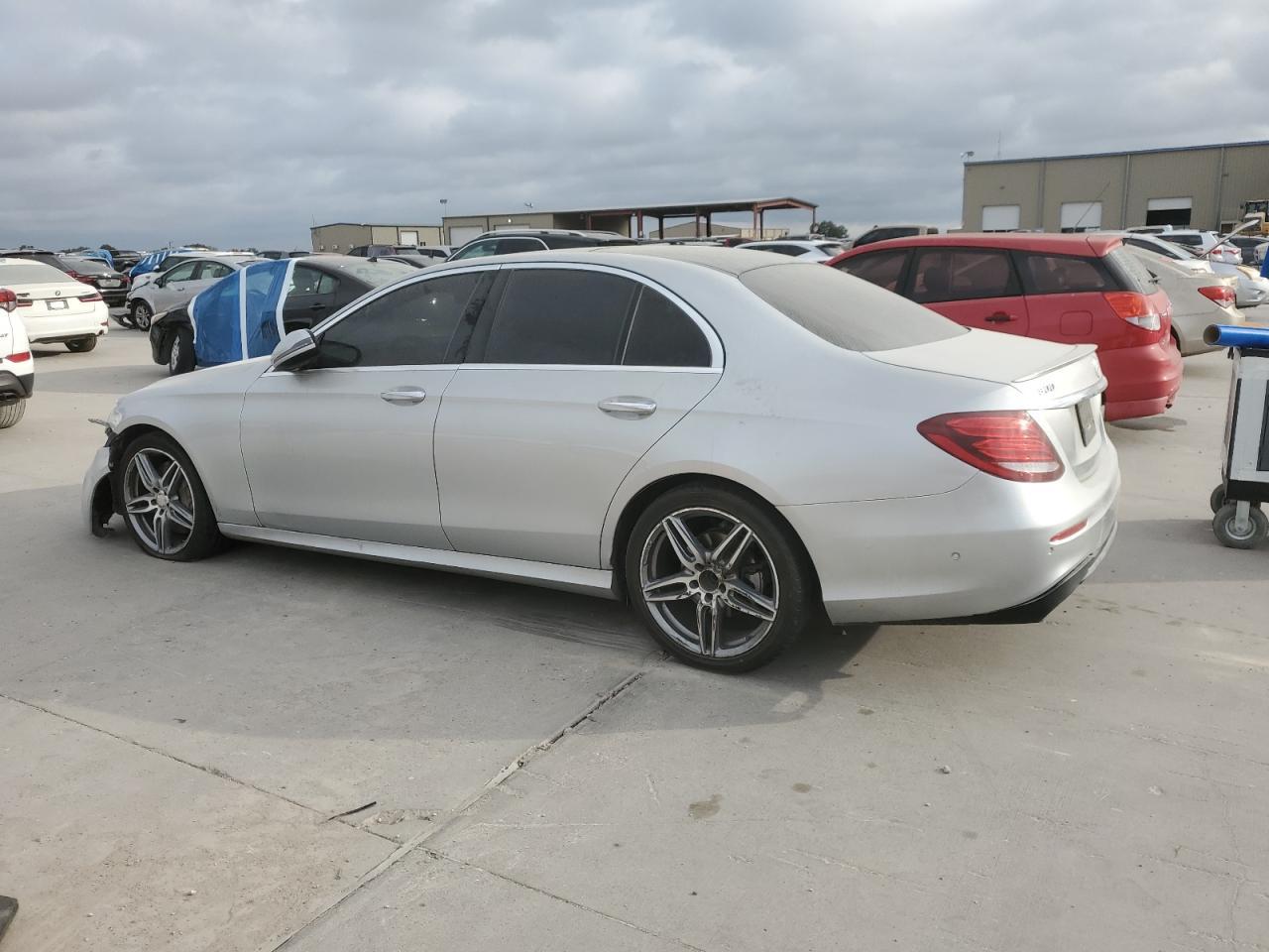 2017 Mercedes-Benz E 300 - Фото 2