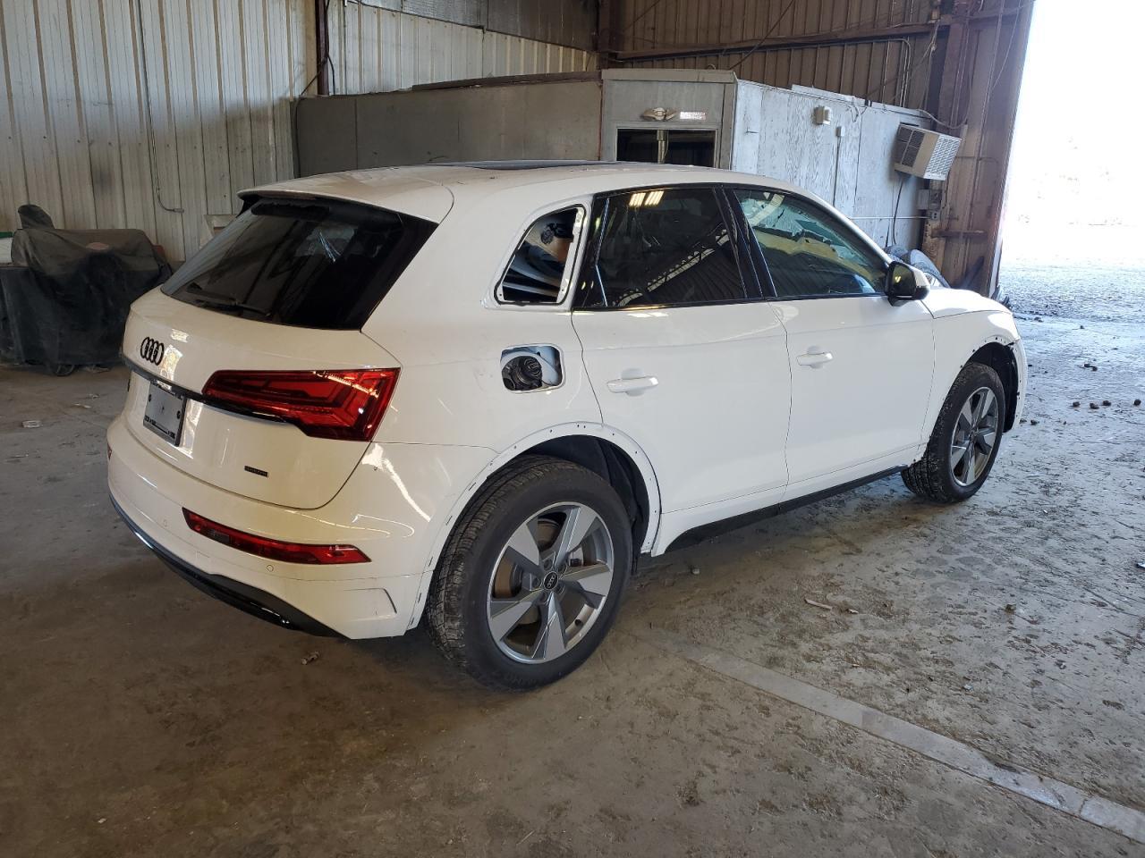 2025 Audi Q5 Premium 40 - Фото 3