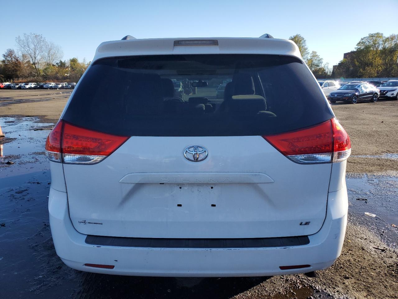 2013 Toyota Sienna Le - Фото 6