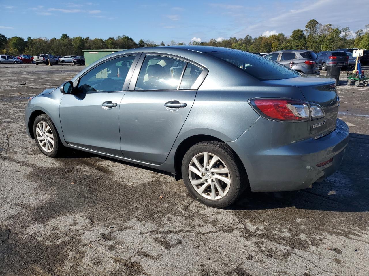 2012 Mazda 3 I - Image 2