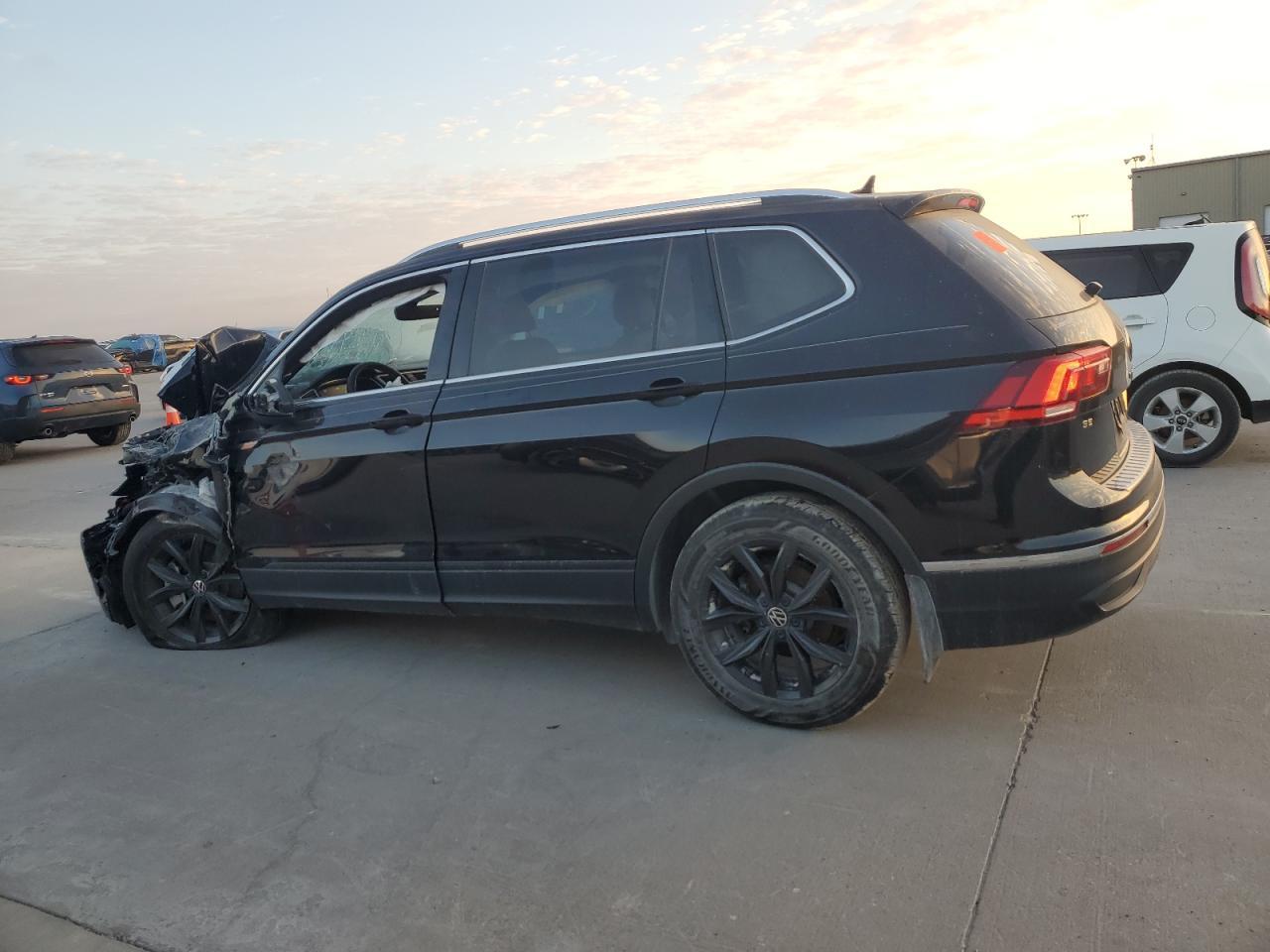 2024 Volkswagen Tiguan Se - Фото 2