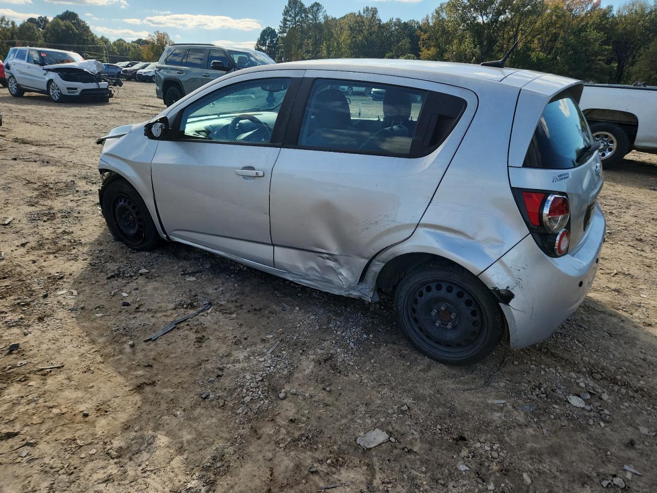 2013 Chevrolet Sonic Ls - Image 2