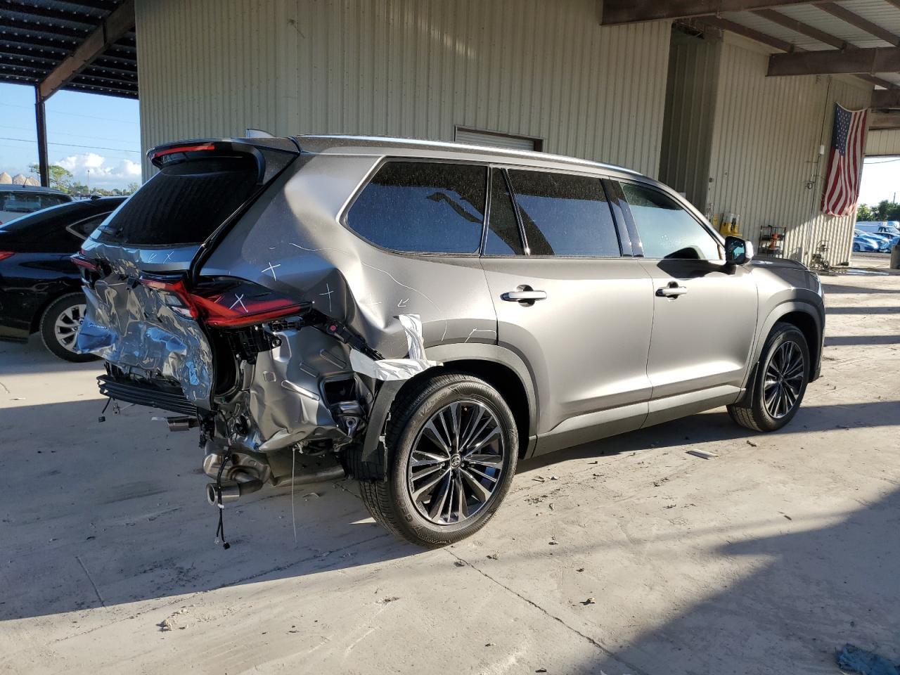 2025 Toyota Grand Highlander Limited - Image 3