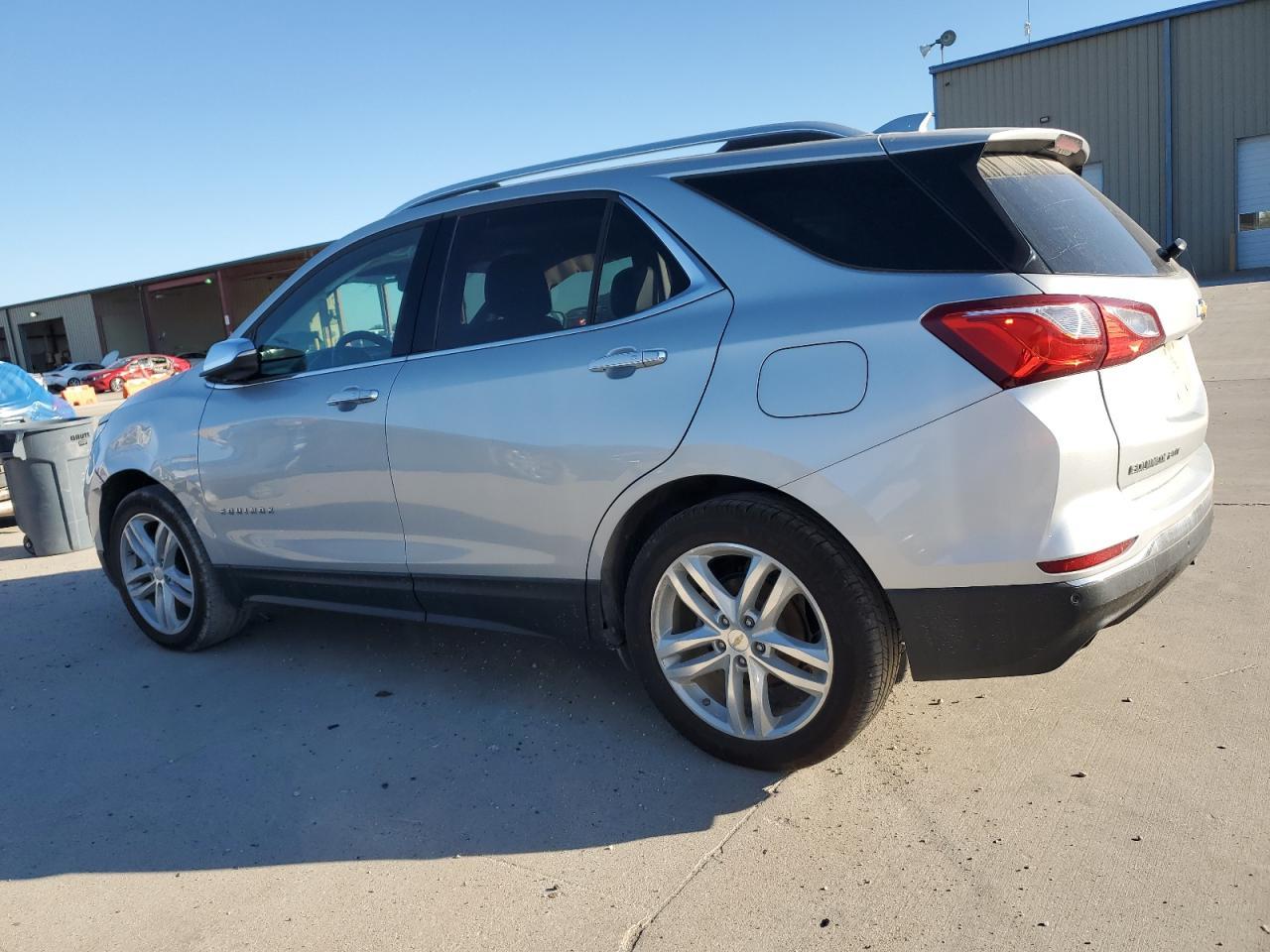 2019 Chevrolet Equinox Premier - Image 2