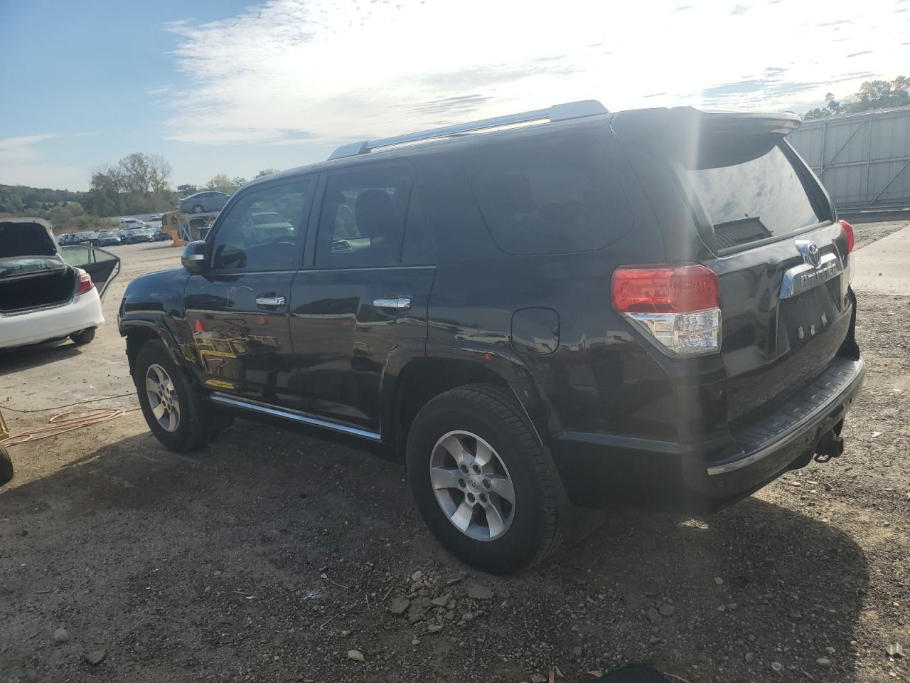 2011 Toyota 4Runner Sr5 - Image 2