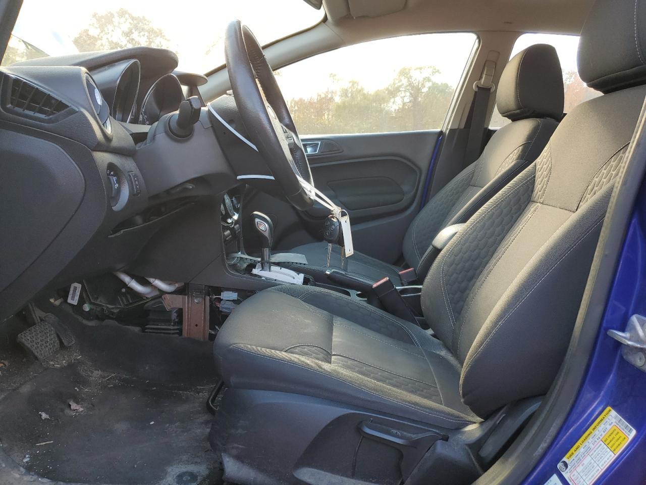 2014 Ford Fiesta Se - Фото 7