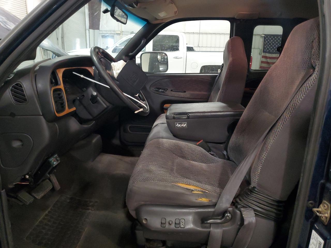 2001 Dodge Ram 2500 - Image 7