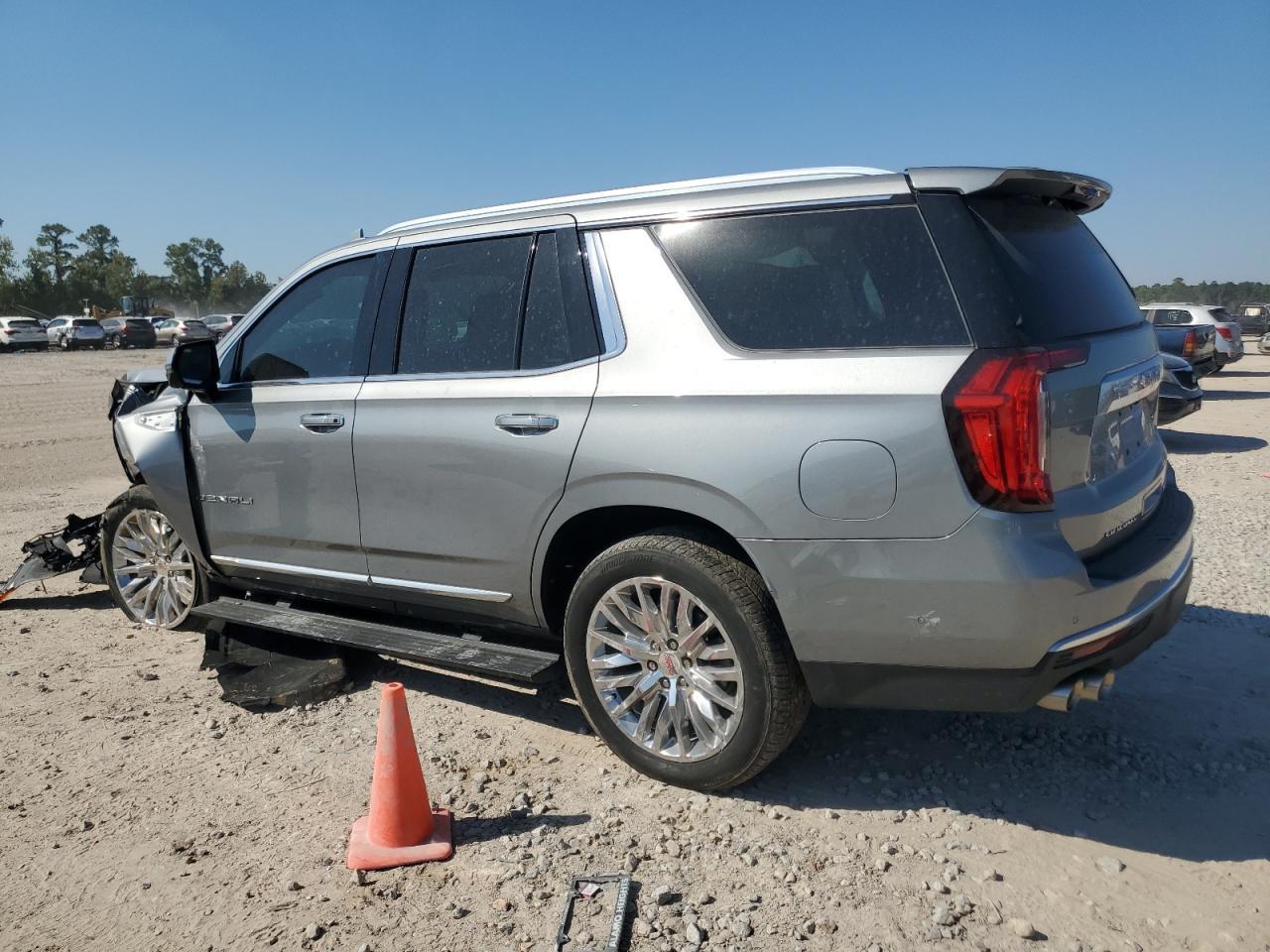 2023 GMC Yukon Denali - Фото 2