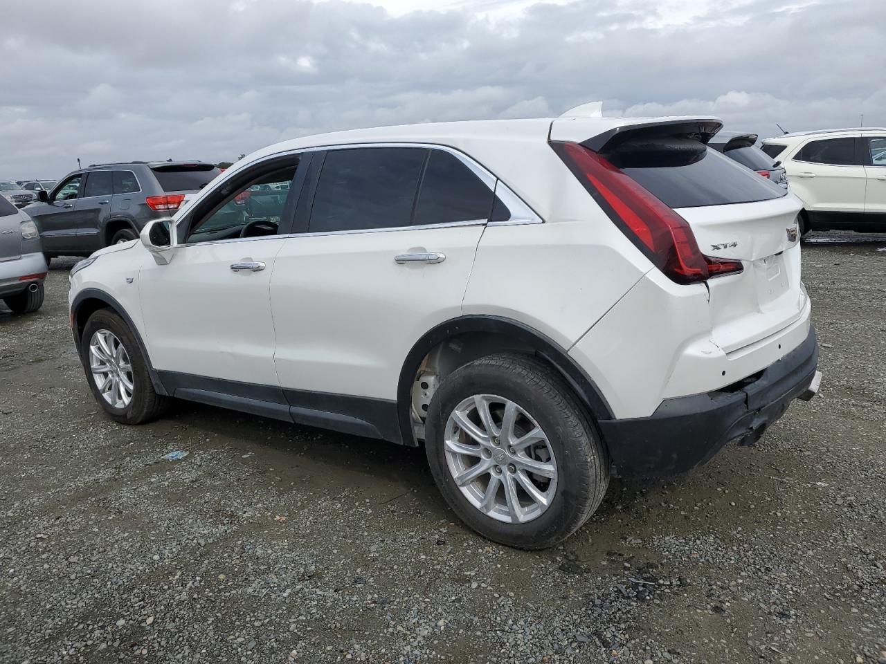 2021 Cadillac Xt4 Luxury - Image 2