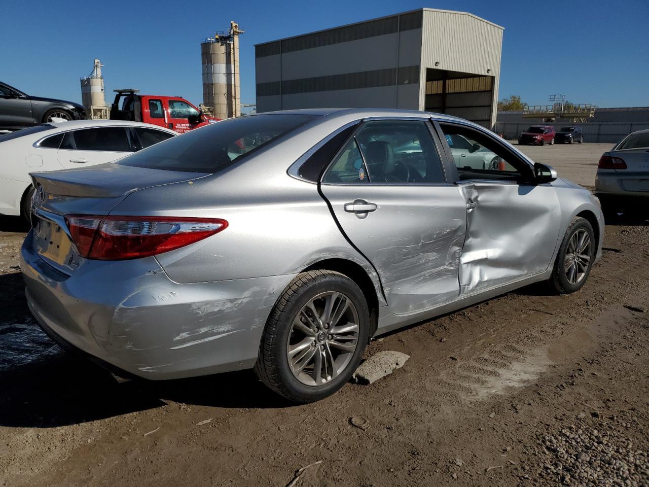 2015 Toyota Camry Le - Image 3