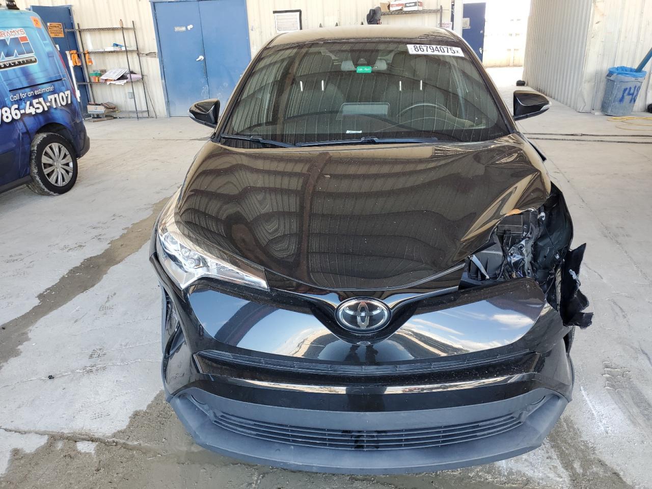 2019 Toyota C-Hr Xle - Image 5