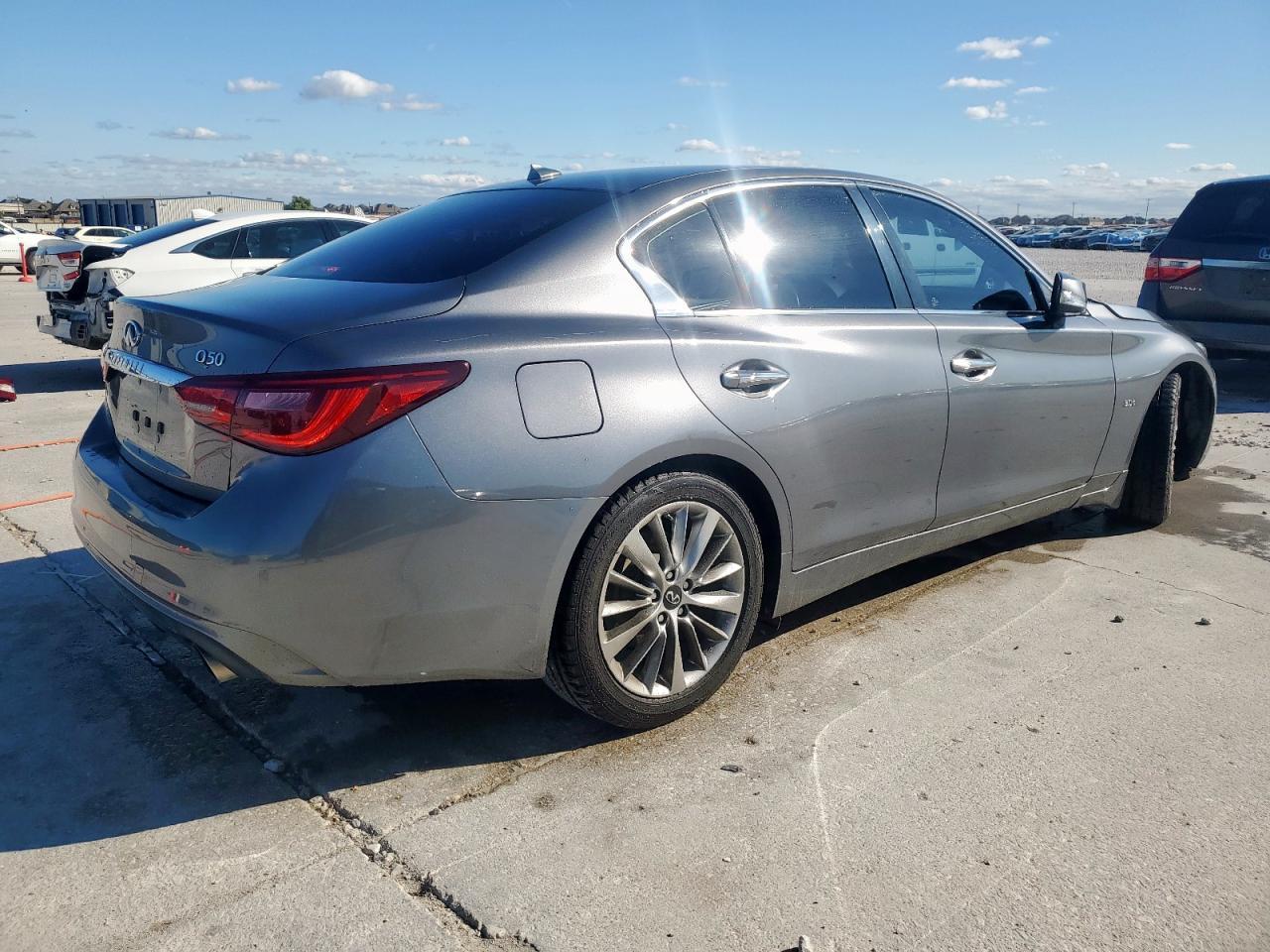 2019 Infiniti Q50 3.0T Luxe - Фото 3
