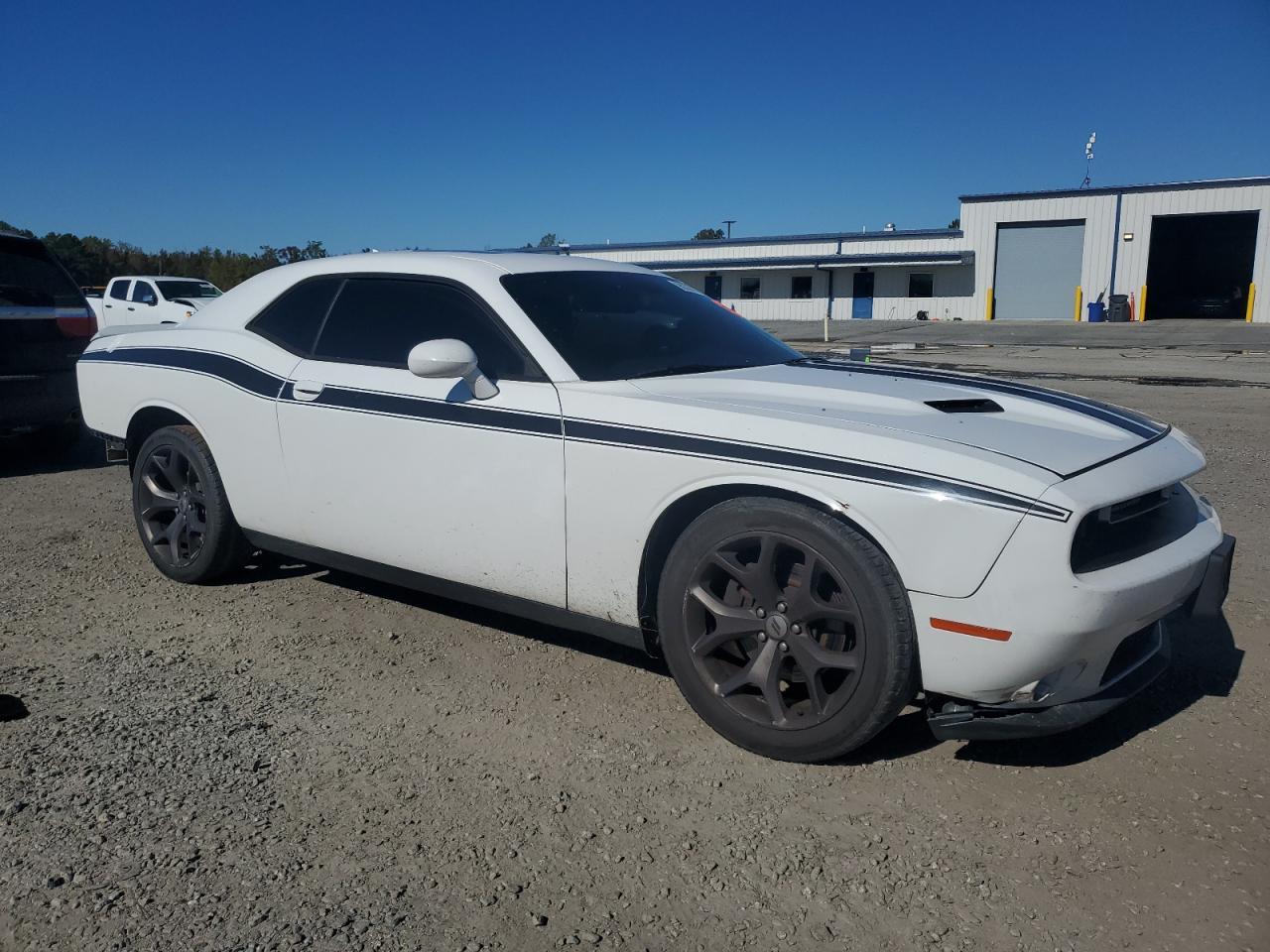 2017 Dodge Challenger Sxt - Image 4