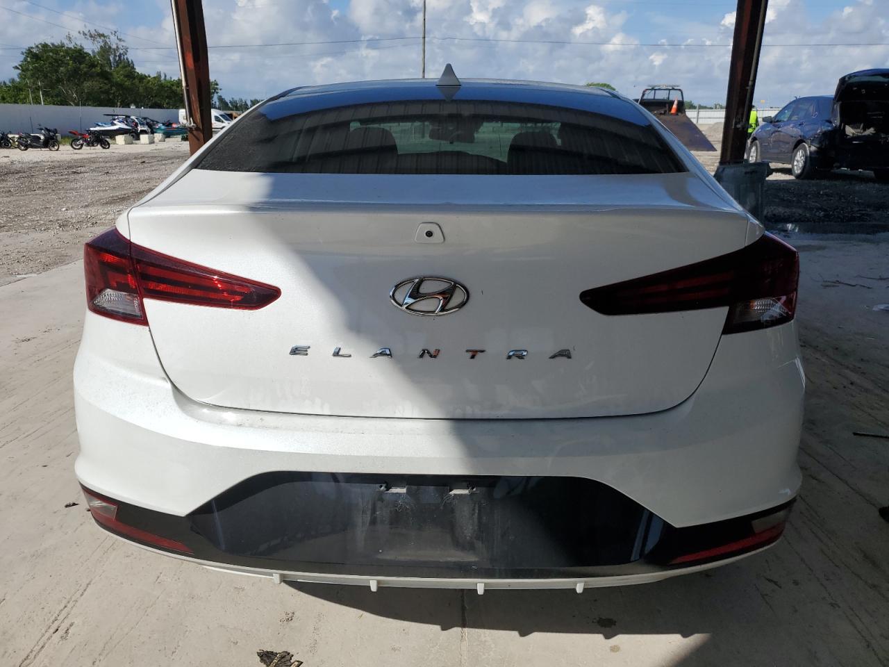 2019 Hyundai Elantra Sel - Image 6