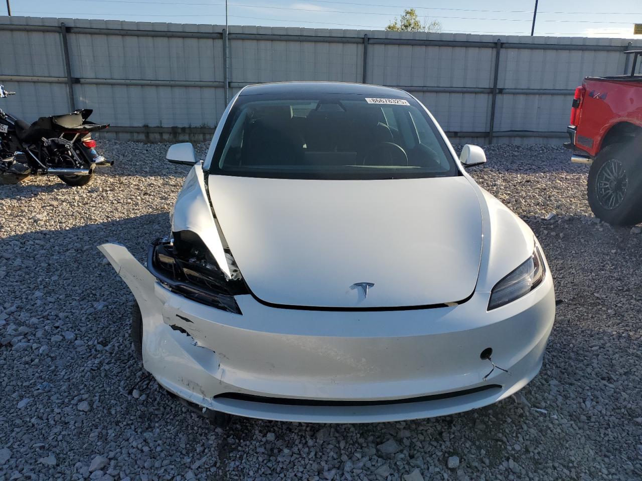 2024 Tesla Model 3 - Image 5