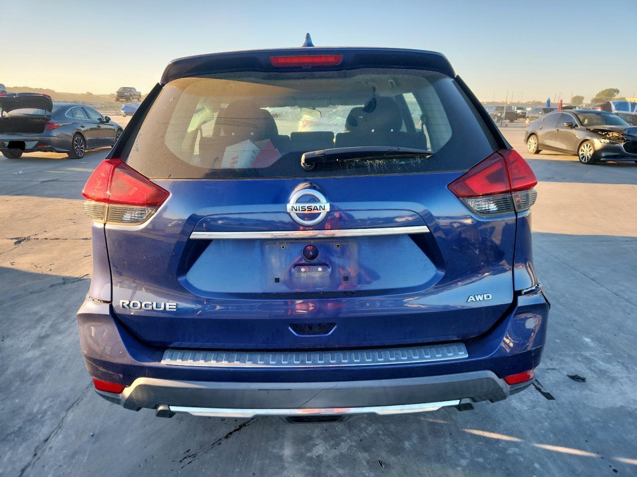 2017 Nissan Rogue S - Image 6