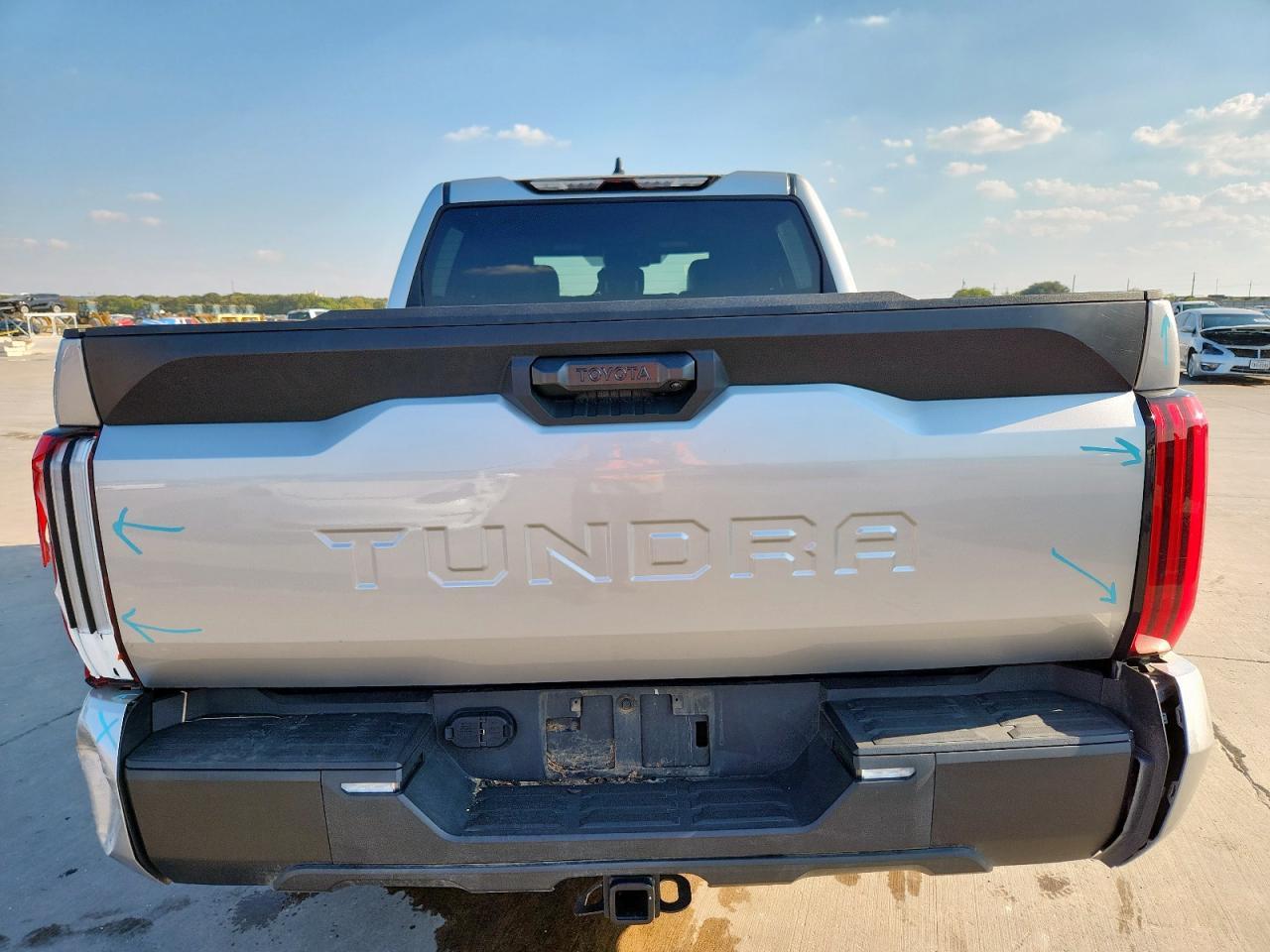 2025 Toyota Tundra Crewmax Sr - Image 6