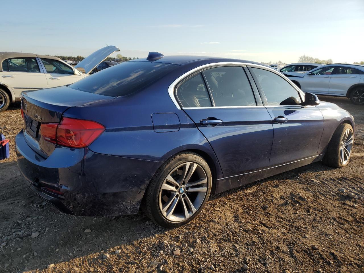 2017 BMW 330 Xi - Image 3