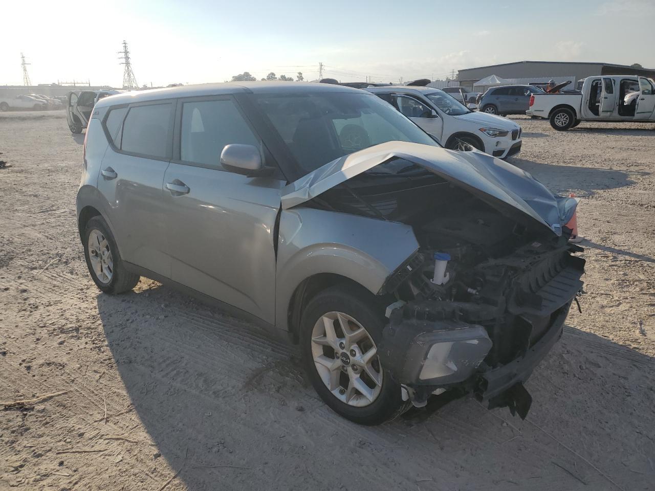 2022 Kia Soul Lx - Image 4