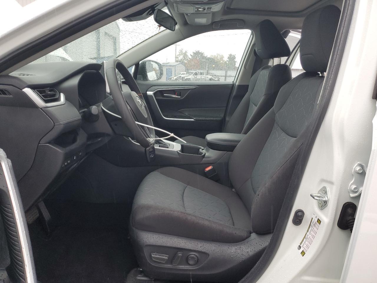 2025 Toyota Rav4 Xle - Image 7