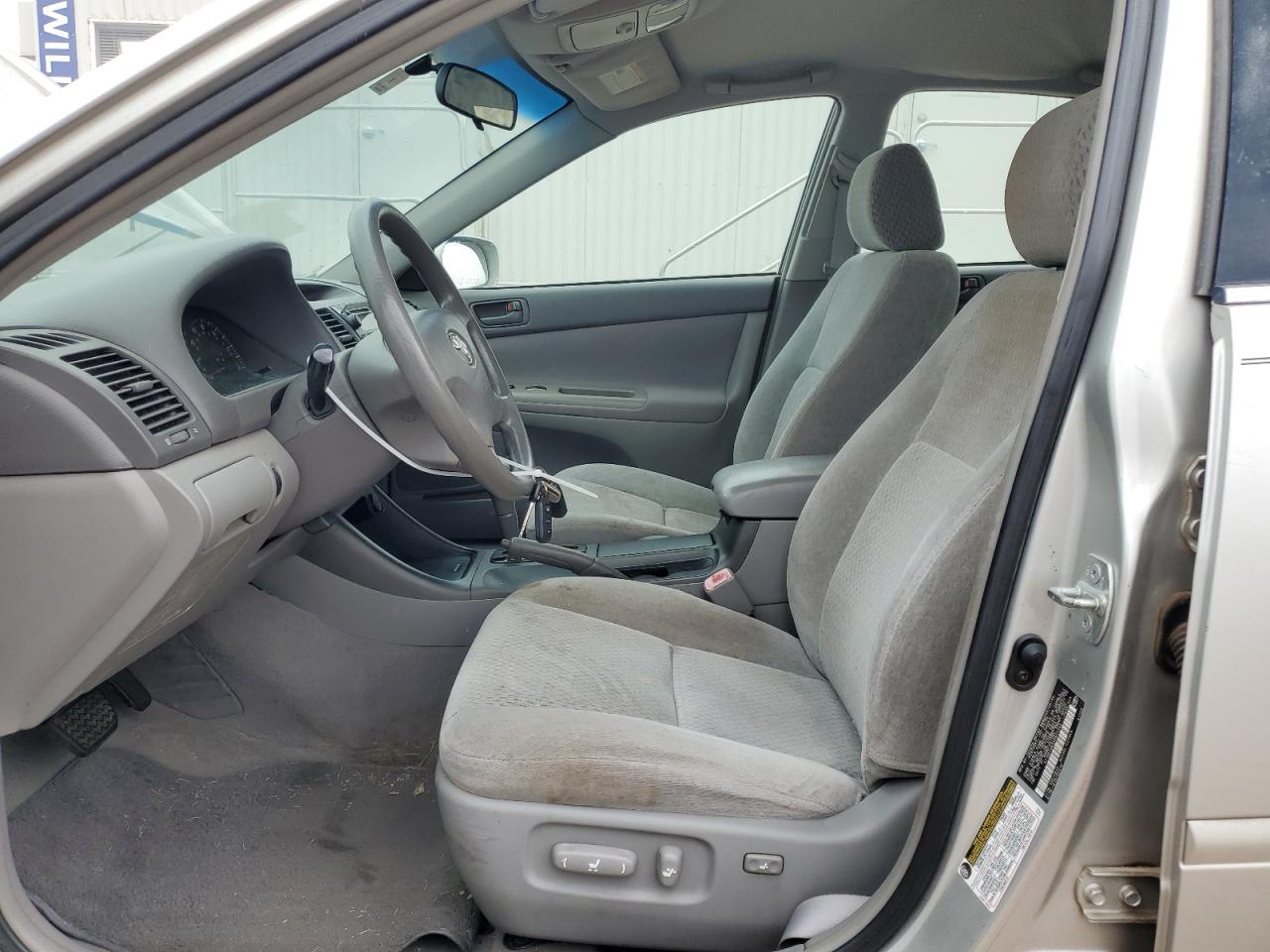 2004 Toyota Camry Le - Фото 7