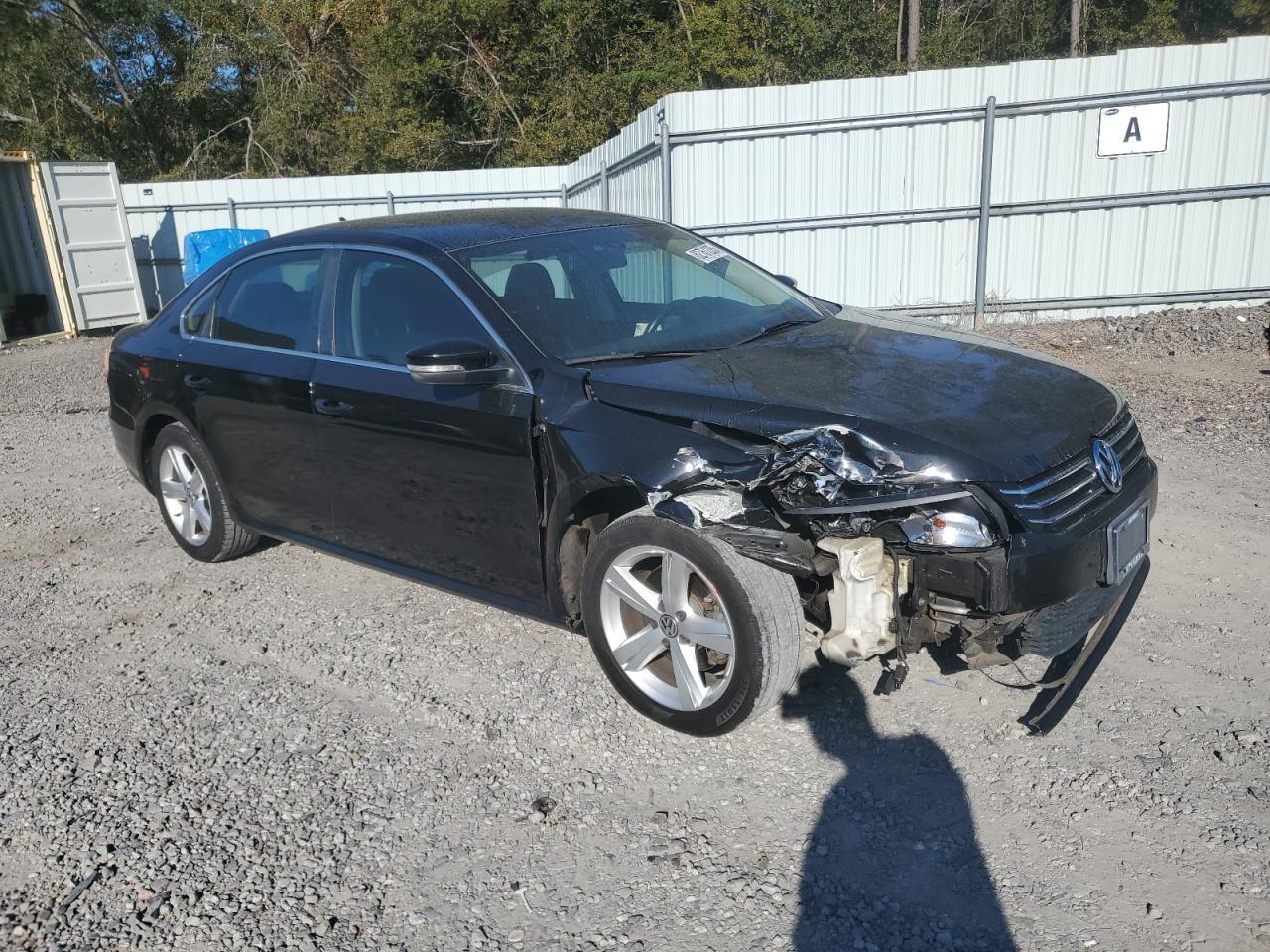 2014 Volkswagen Passat S - Image 4