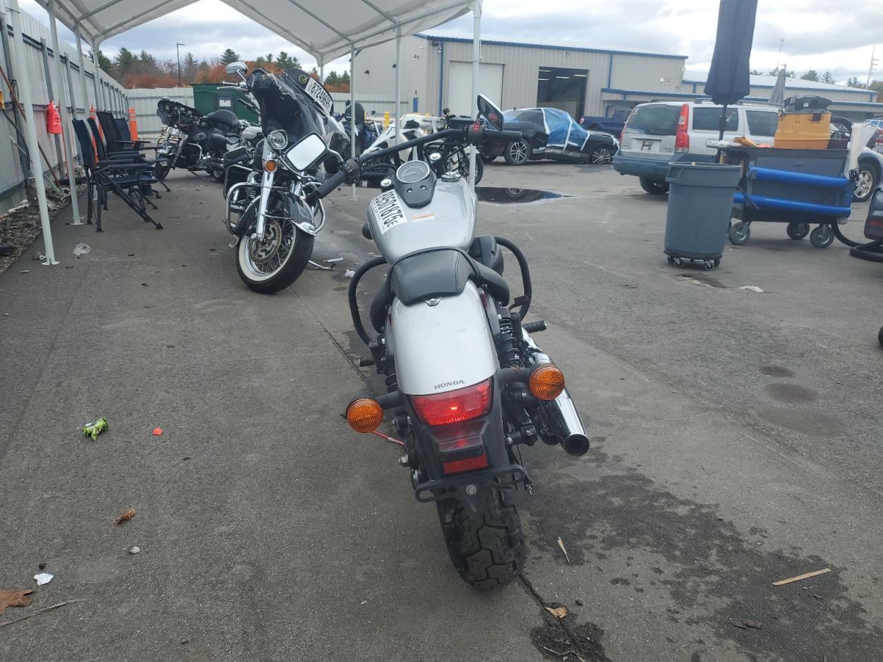 2015 Honda Vt750 C2B - Фото 4