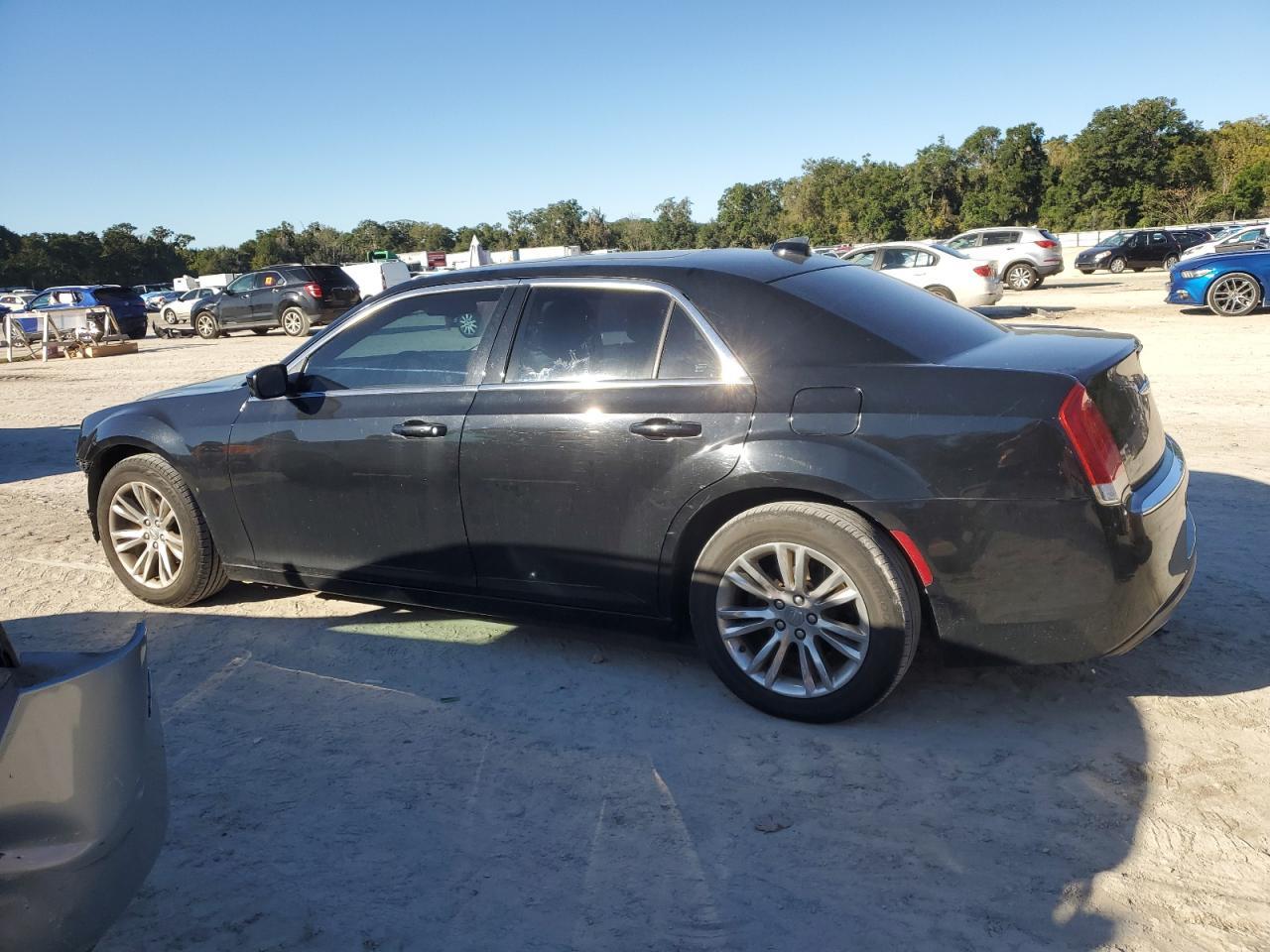 2018 Chrysler 300 Touring - Image 2